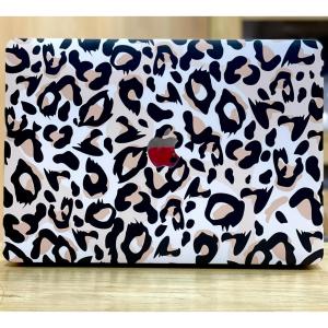 MACBOOK PRO 14″ (M1/M2) CASE — ULTRA-SLIM SNAP-ON SHIELD